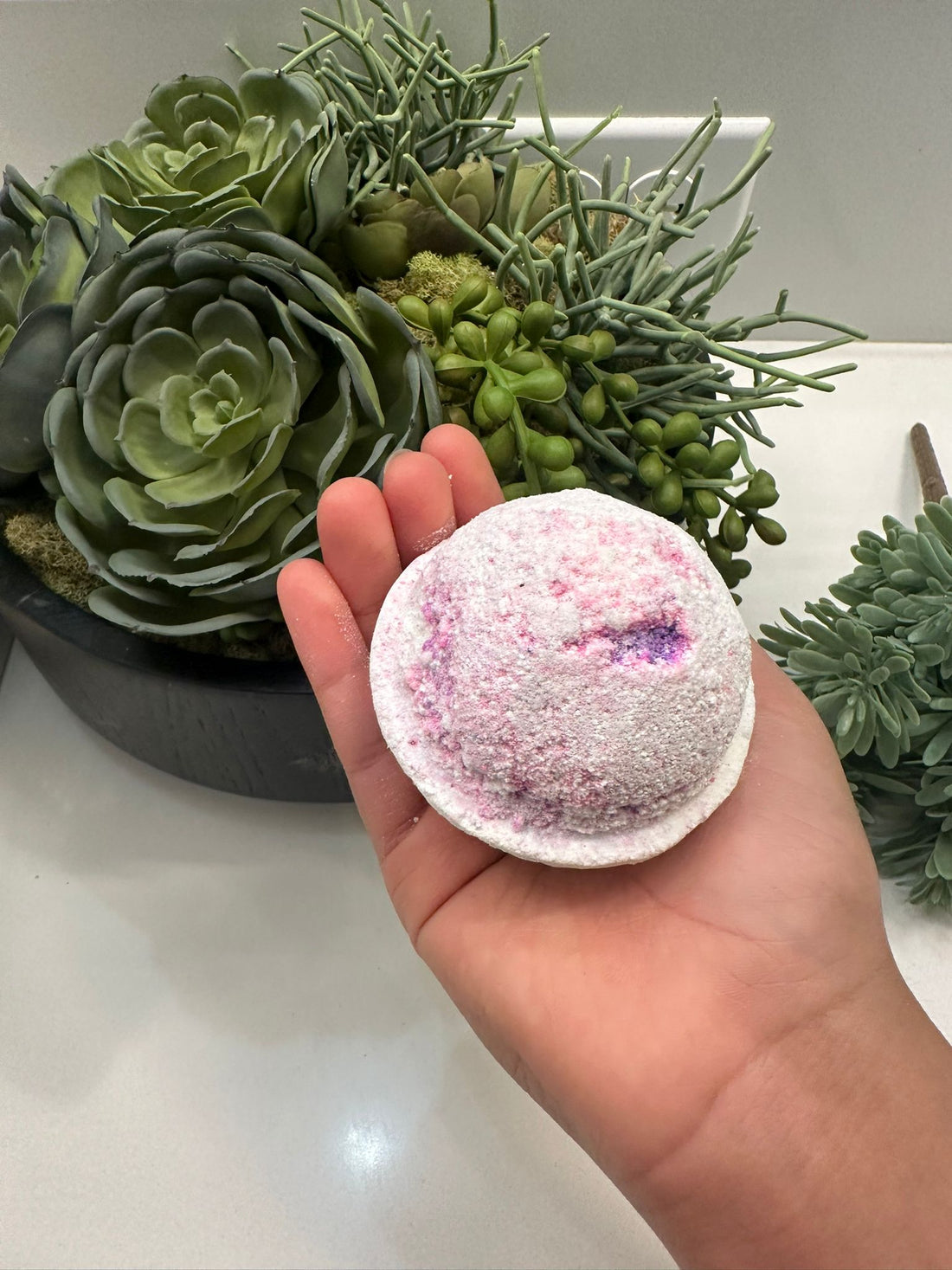 Lavender Bath Bomb (Dye Free)